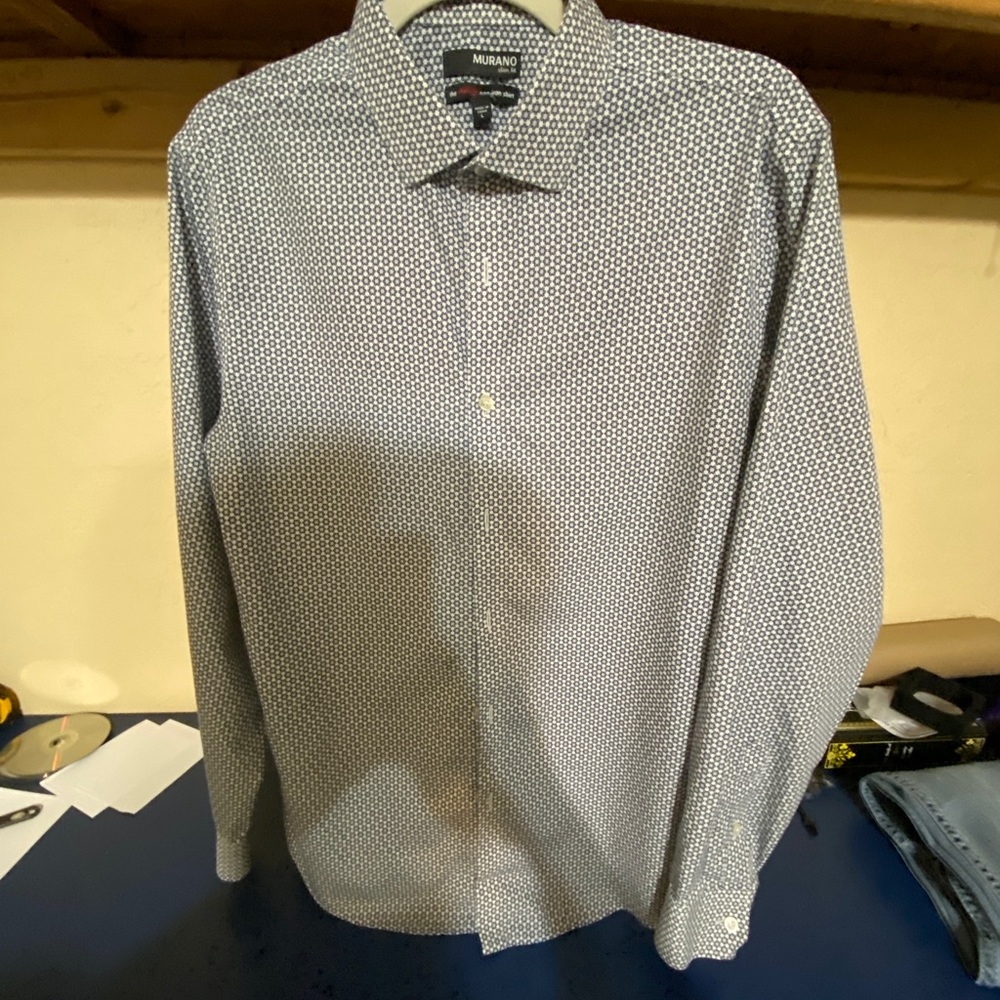 Murano Mens Large slim fit non-iron shirt.